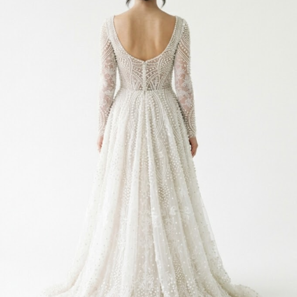 Women’s Ivory Backless Lace Bridal Wedding Gown